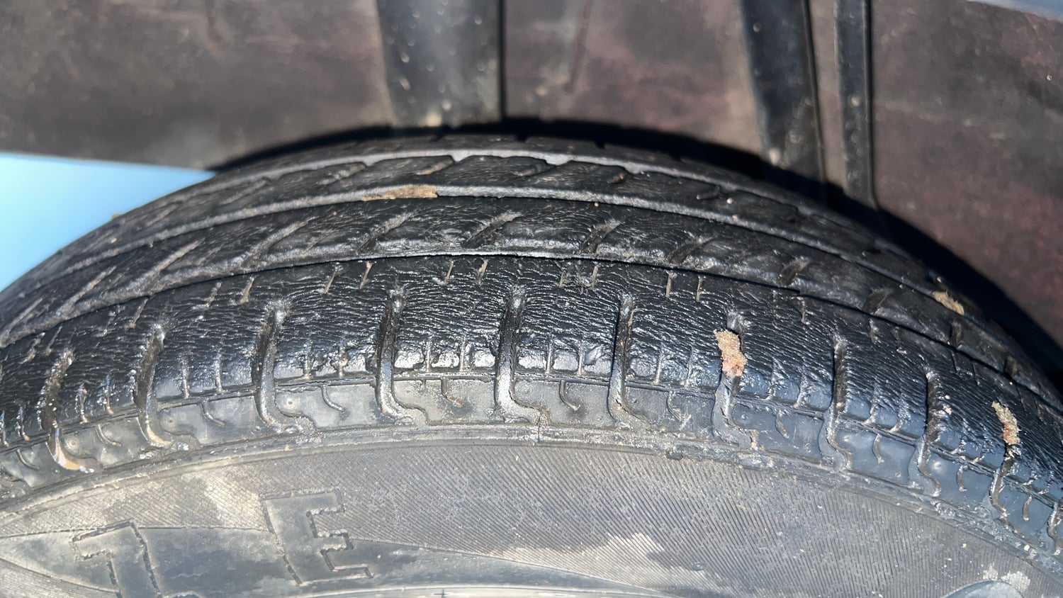 Used 2019 Renault Kwid RXT Opt Petrol Manual tyres RIGHT REAR TYRE TREAD VIEW
