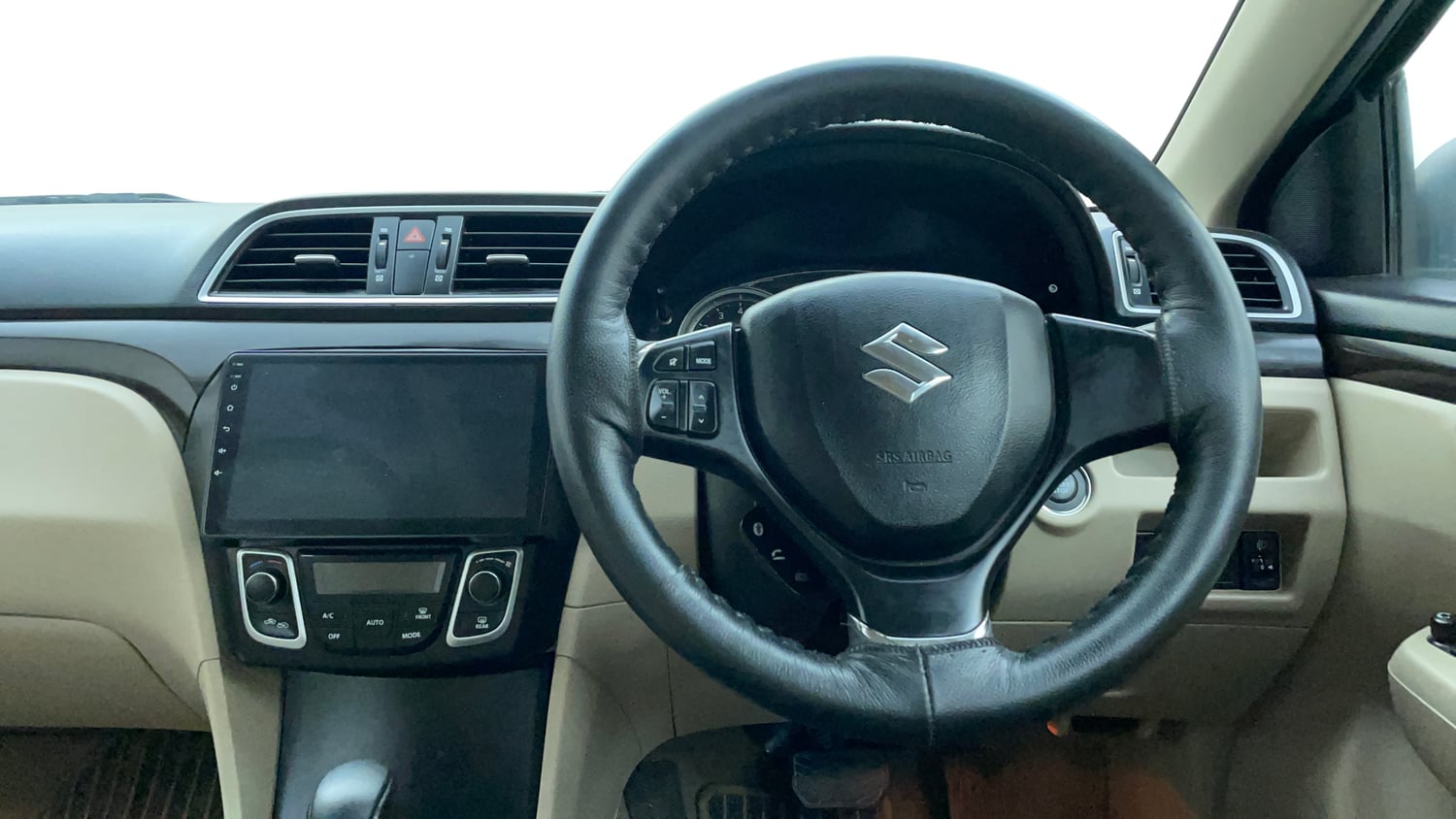 Used 2017 Maruti Suzuki Ciaz Zeta 1.4 AT Petrol Automatic interior STEERING VIEW
