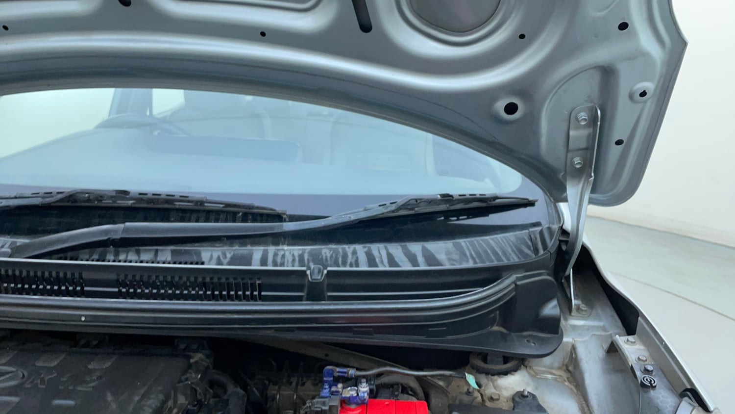Used 2022 Hyundai Aura SX 1.2 Petrol Petrol Manual engine ENGINE LEFT SIDE HINGE & APRON VIEW