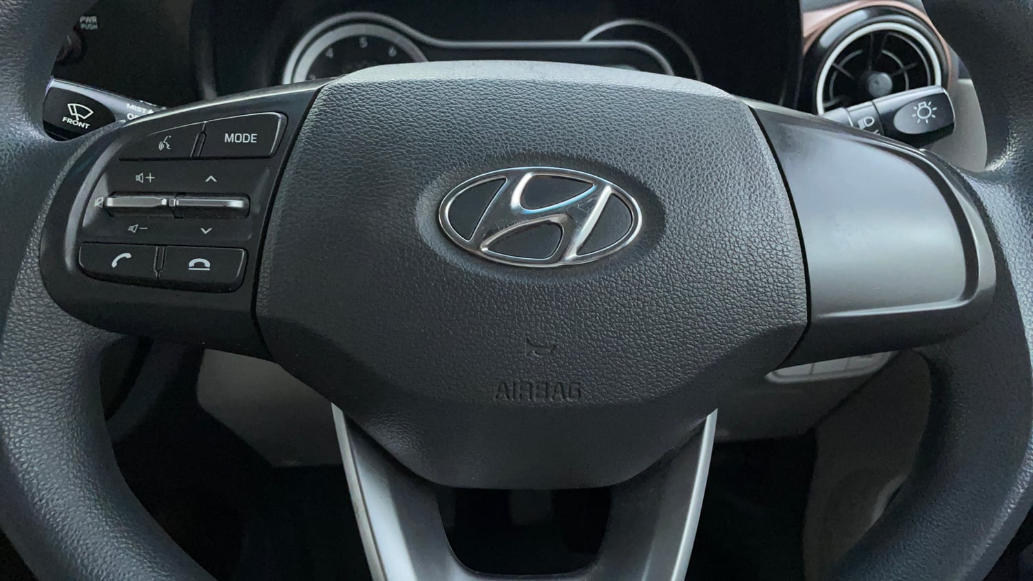 Used 2022 Hyundai Aura SX 1.2 Petrol Petrol Manual top_features Airbags