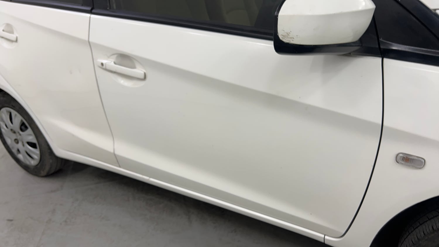 Used 2013 Honda Brio S MT Petrol Manual dents MINOR SCRATCH