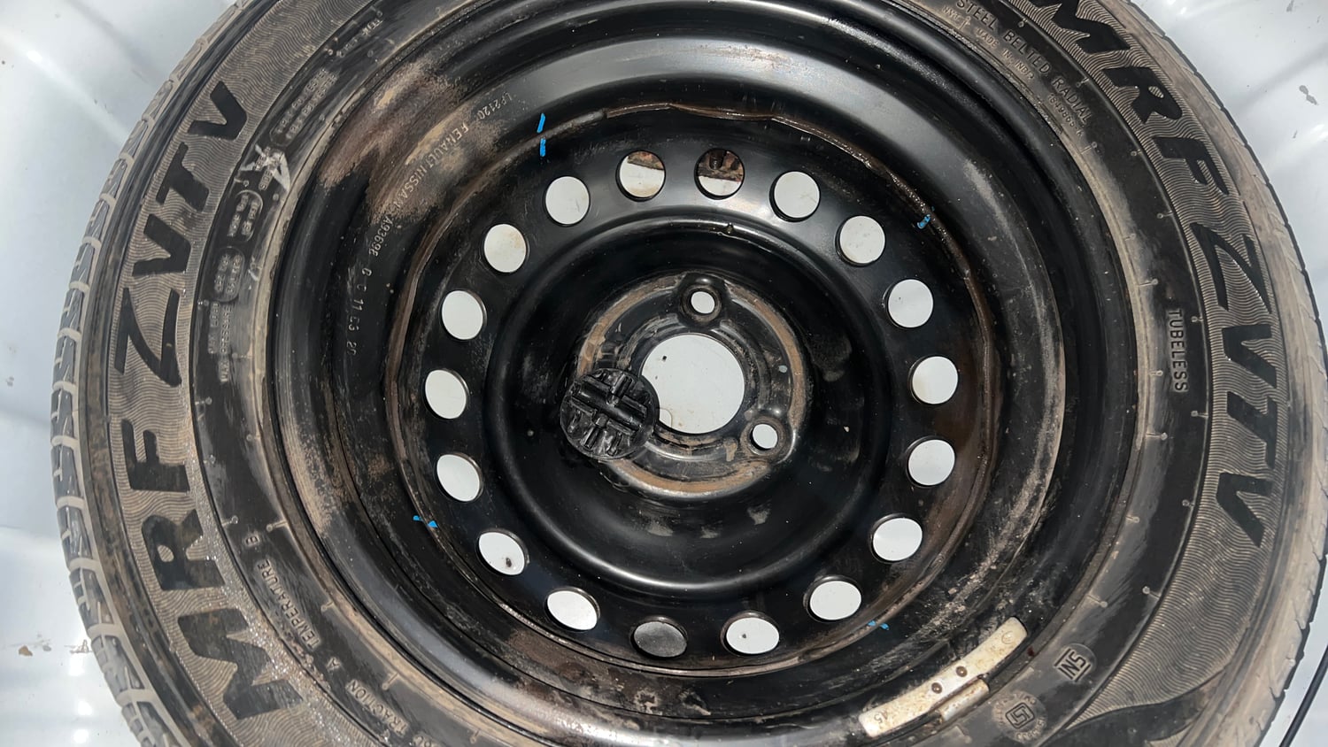 Used 2020 Renault Kwid 1.0 RXT Opt Petrol Manual tyres SPARE TYRE VIEW