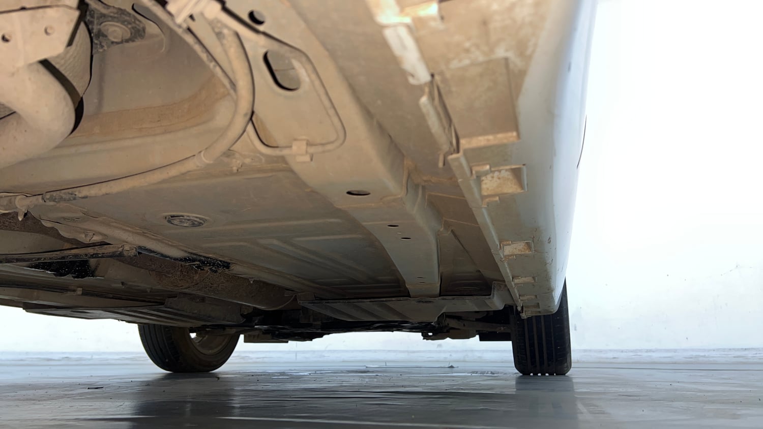 Used 2022 Toyota Glanza V AMT Petrol Automatic extra REAR RIGHT UNDERBODY VIEW