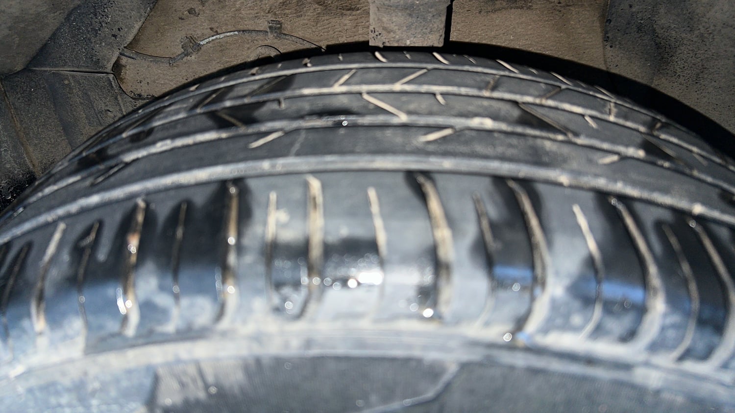 Used 2018 maruti-suzuki Vitara Brezza ZDi AGS Diesel Automatic tyres LEFT FRONT TYRE TREAD VIEW