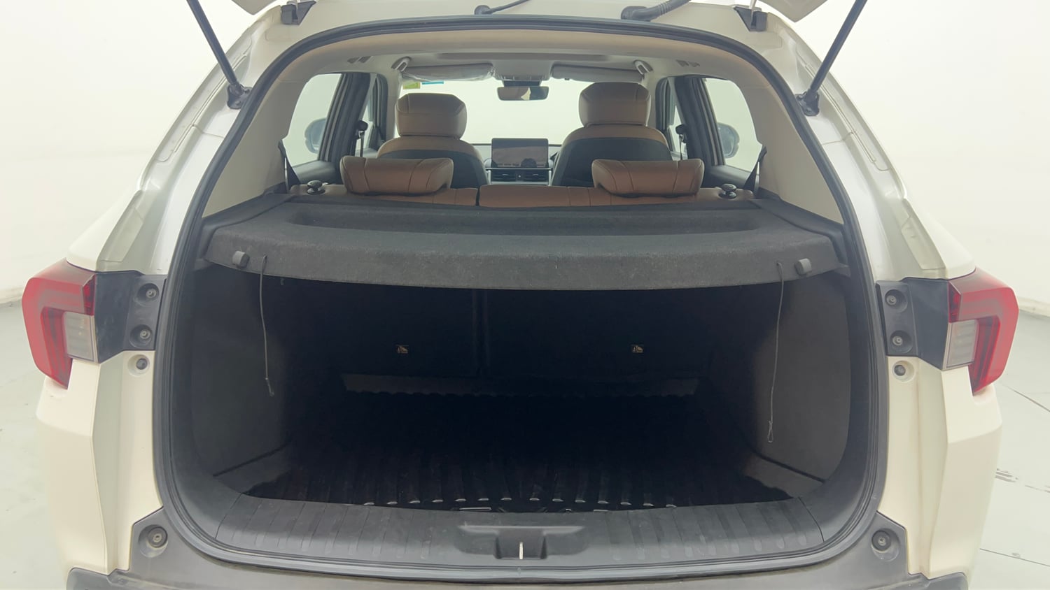 Used 2024 Honda Elevate ZX CVT Petrol Automatic interior DICKY INSIDE VIEW