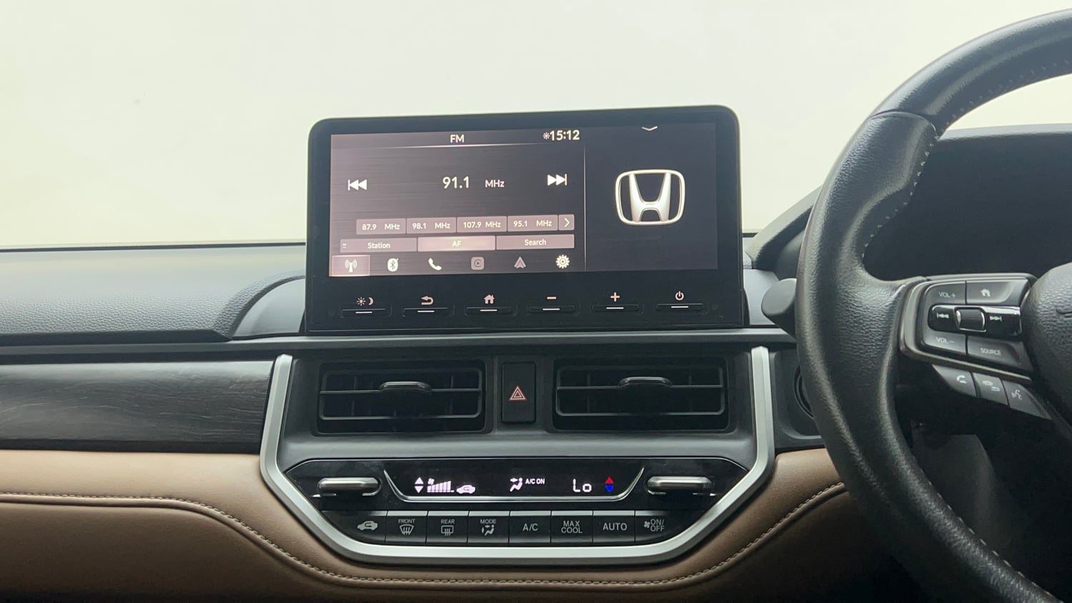 Used 2024 Honda Elevate ZX CVT Petrol Automatic interior MUSIC SYSTEM & AC CONTROL VIEW