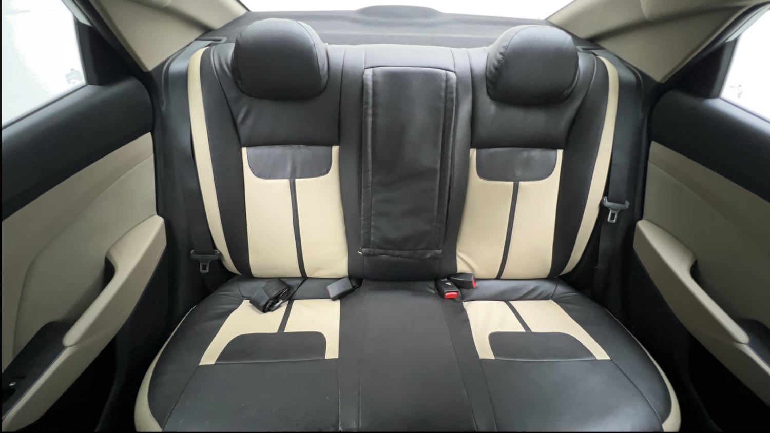 Used 2019 Hyundai Verna 1.4 VTVT EX Petrol+cng(outside fitted) Cng Manual interior REAR SEAT CONDITION VIEW