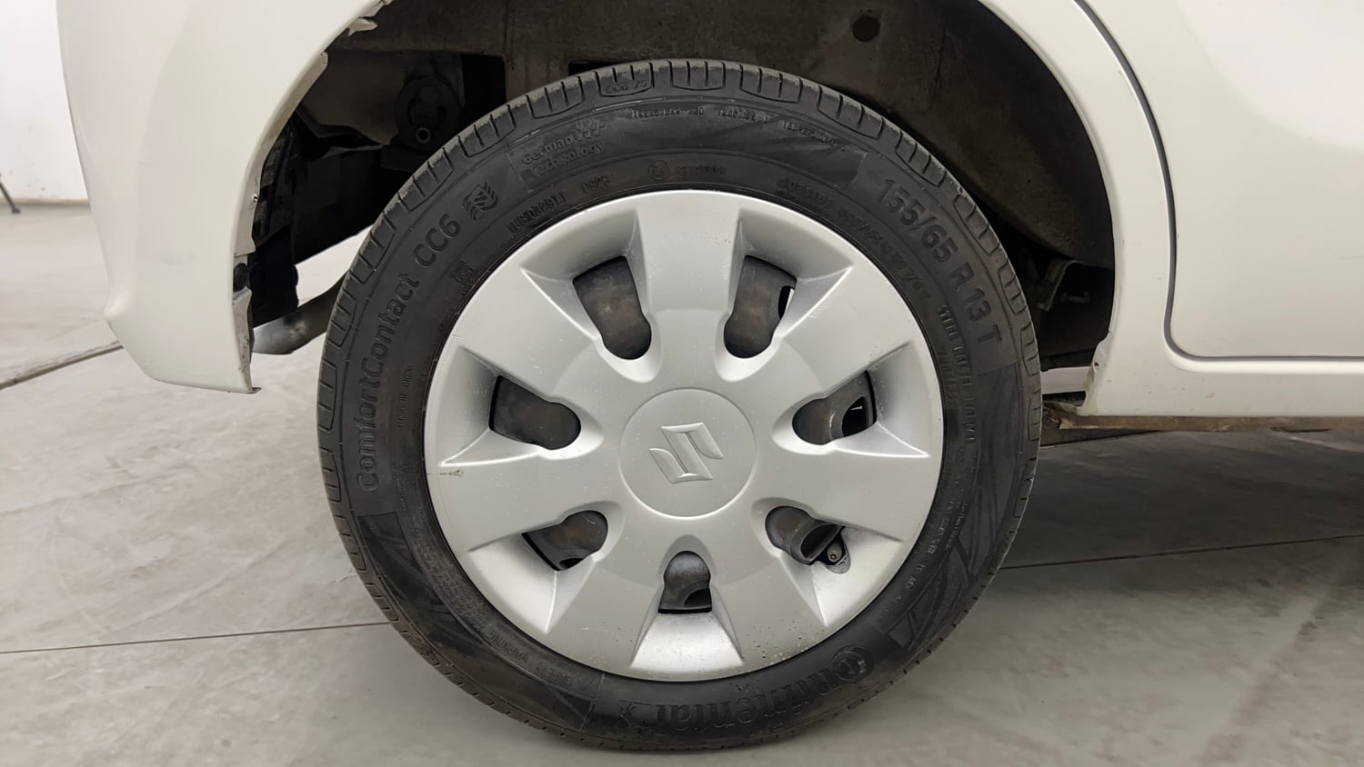 Used 2016 Maruti Suzuki Alto K10 VXi AMT Petrol Automatic tyres RIGHT REAR TYRE RIM VIEW