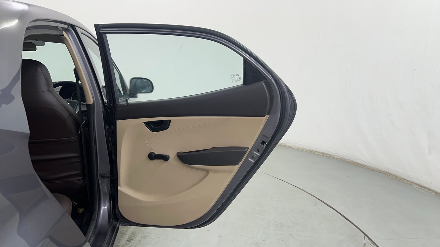Used 2016 Hyundai Eon Magna + Petrol Manual interior RIGHT REAR DOOR OPEN VIEW