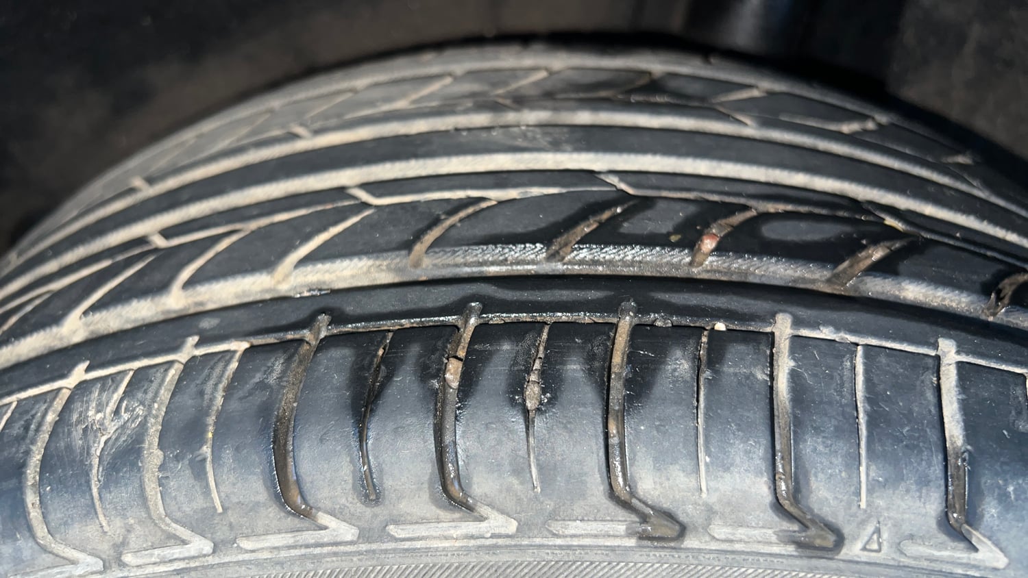 Used 2021 Maruti Suzuki Baleno Zeta Petrol Manual tyres LEFT REAR TYRE TREAD VIEW