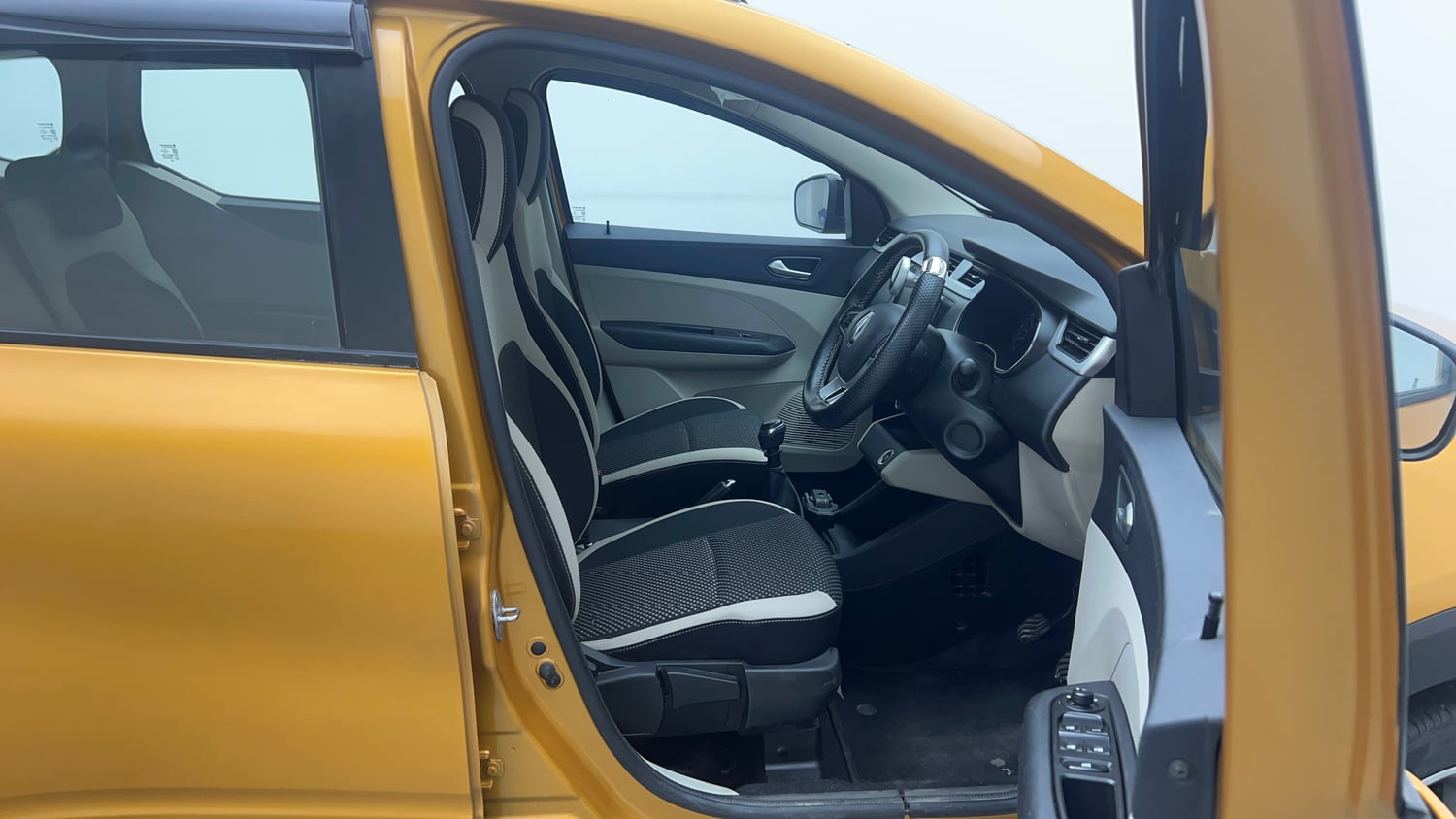 Used 2022 Renault Triber RXZ Petrol Manual interior RIGHT SIDE FRONT DOOR CABIN VIEW