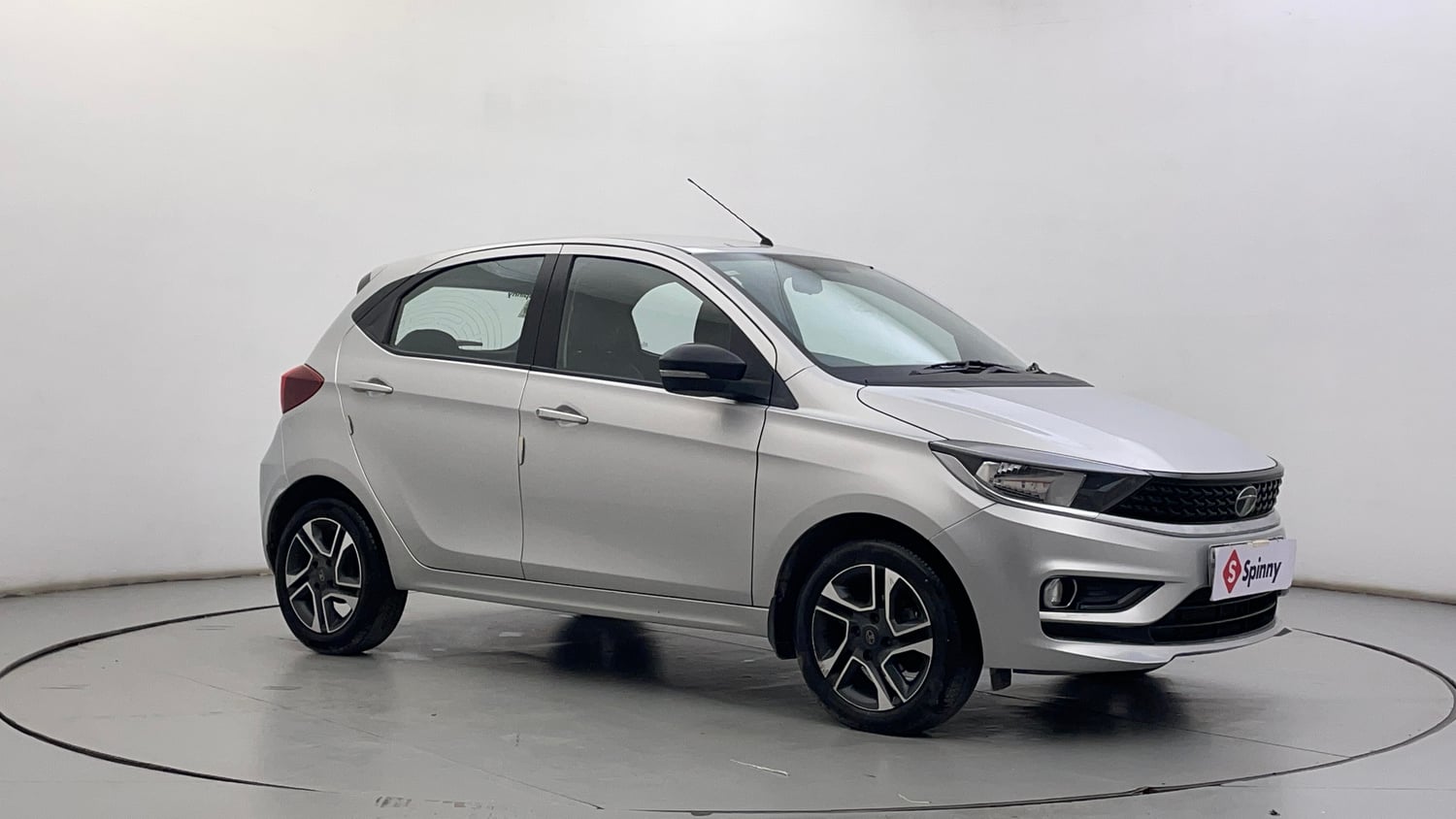 Used 2021 Tata Tiago XZA Plus Petrol Automatic exterior RIGHT FRONT CORNER VIEW