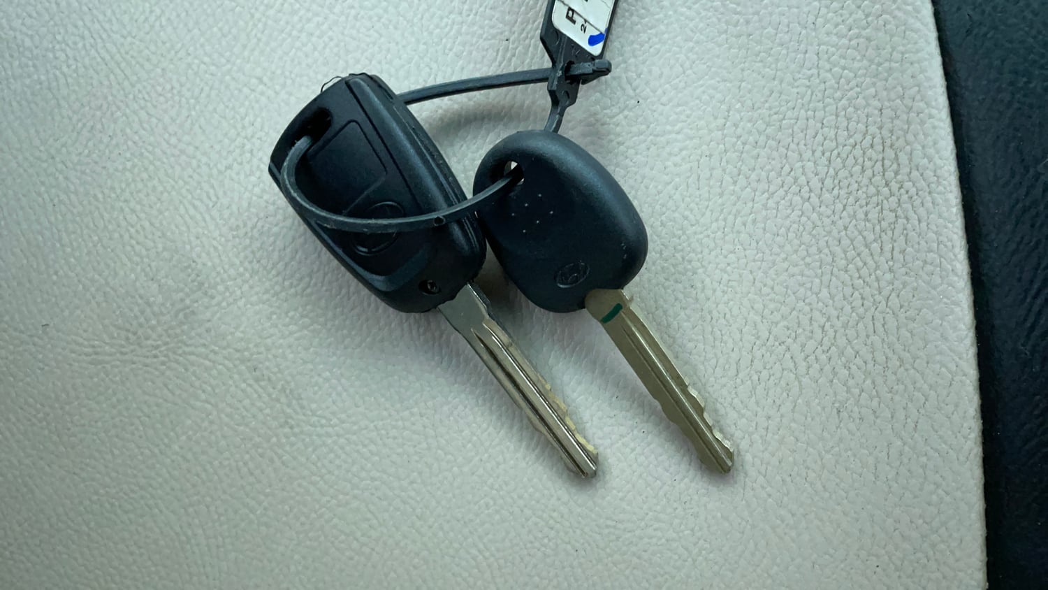 Used 2019 Hyundai Grand i10 Sportz 1.2 Kappa VTVT Petrol Manual extra CAR KEY VIEW