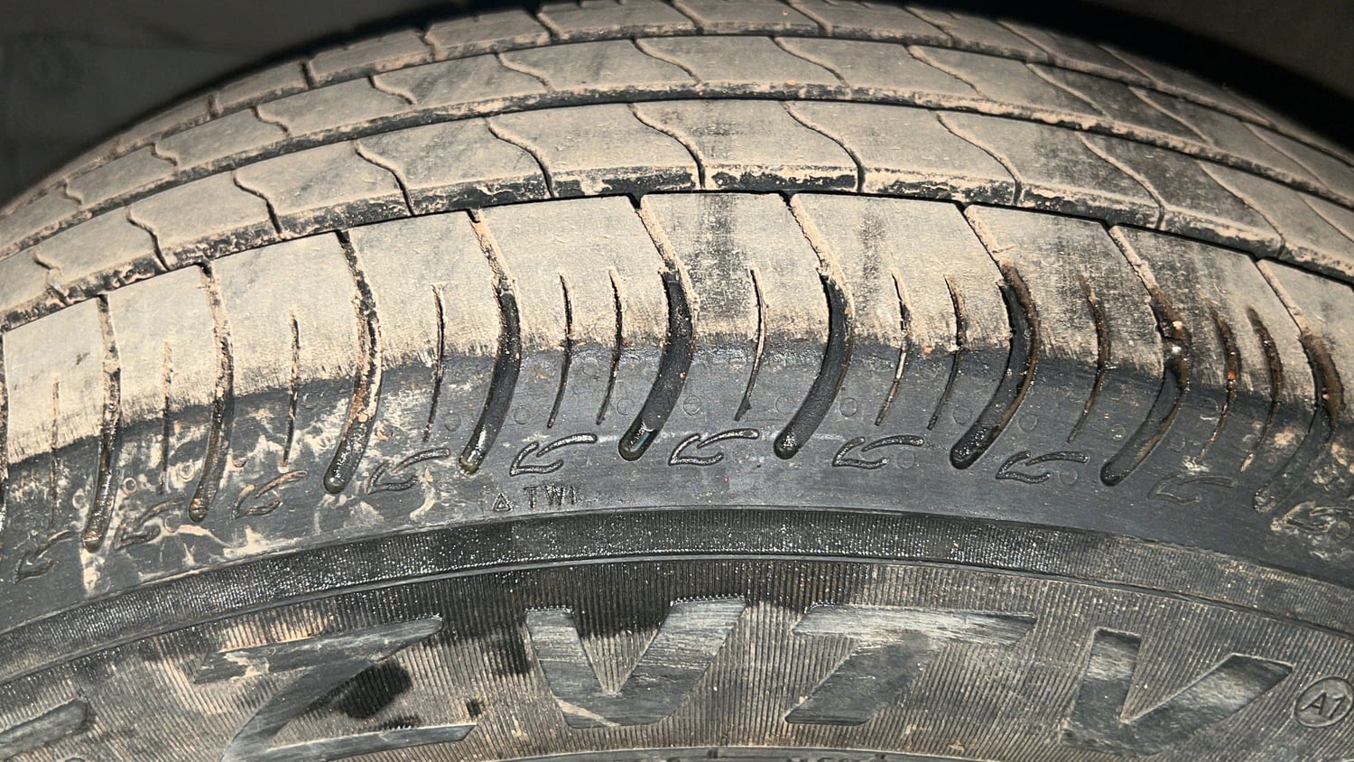 Used 2022 Maruti Suzuki Wagon R ZXI Plus 1.2 Petrol Manual tyres LEFT FRONT TYRE TREAD VIEW