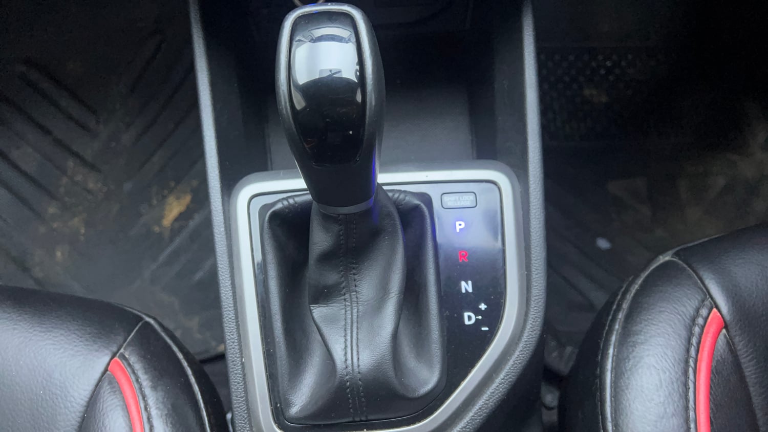 Used 2017 Hyundai Creta 1.6 SX Plus AT Petrol Petrol Automatic interior GEAR  KNOB VIEW