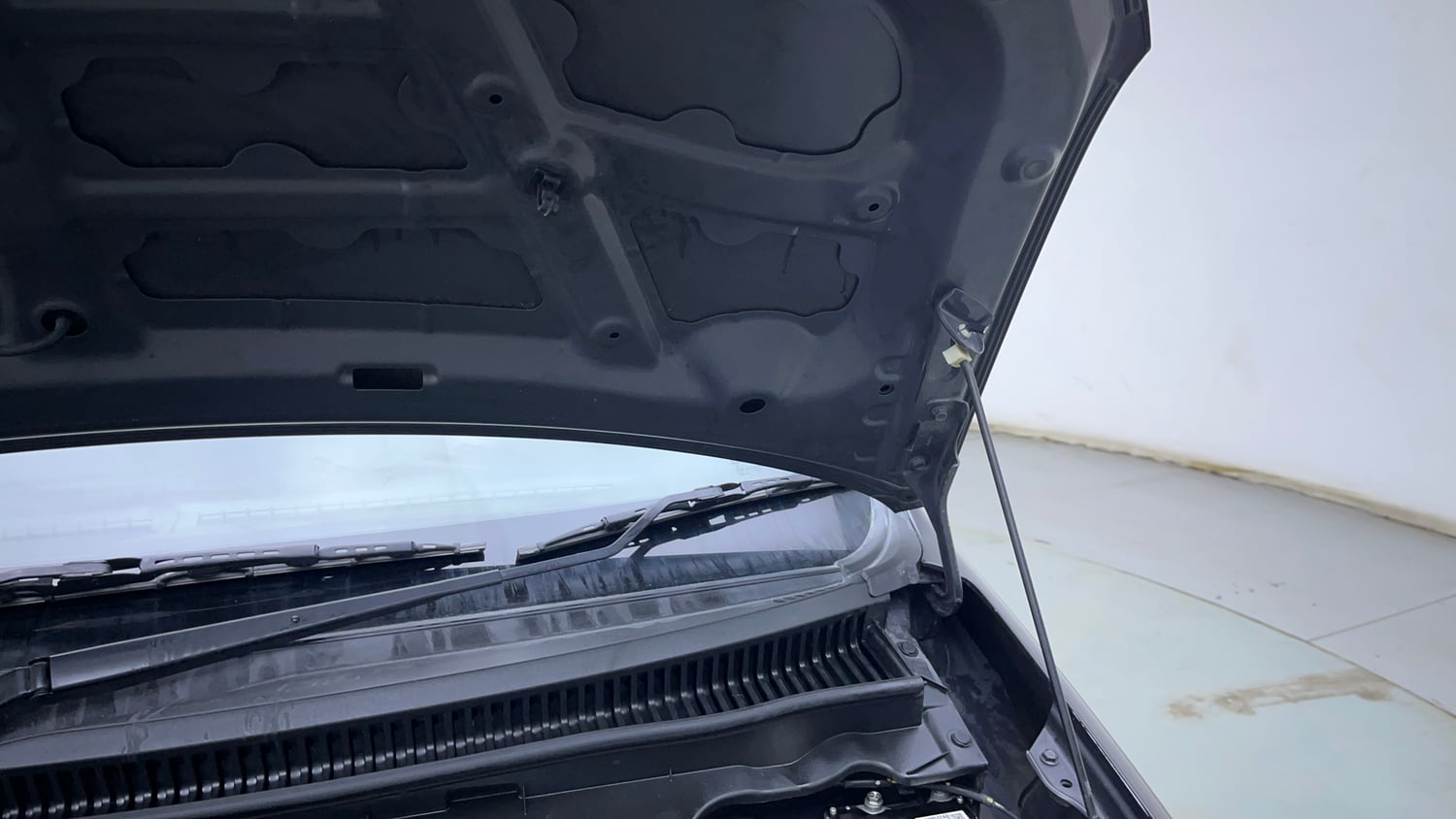 Used 2024 Maruti Suzuki Alto K10 VXi Plus Petrol Manual engine ENGINE LEFT SIDE HINGE & APRON VIEW