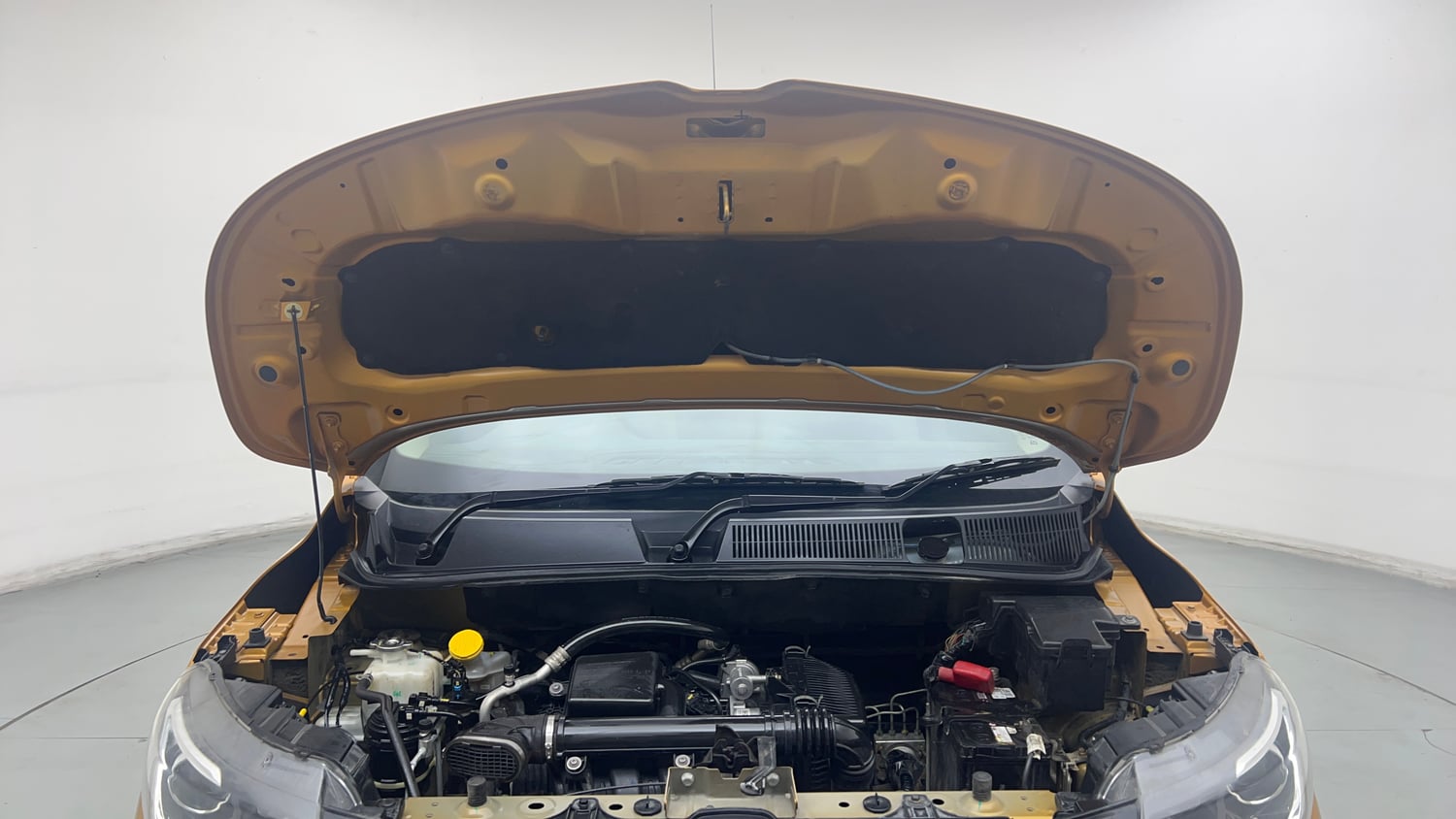Used 2022 Renault Triber RXZ Petrol Manual engine ENGINE & BONNET OPEN FRONT VIEW