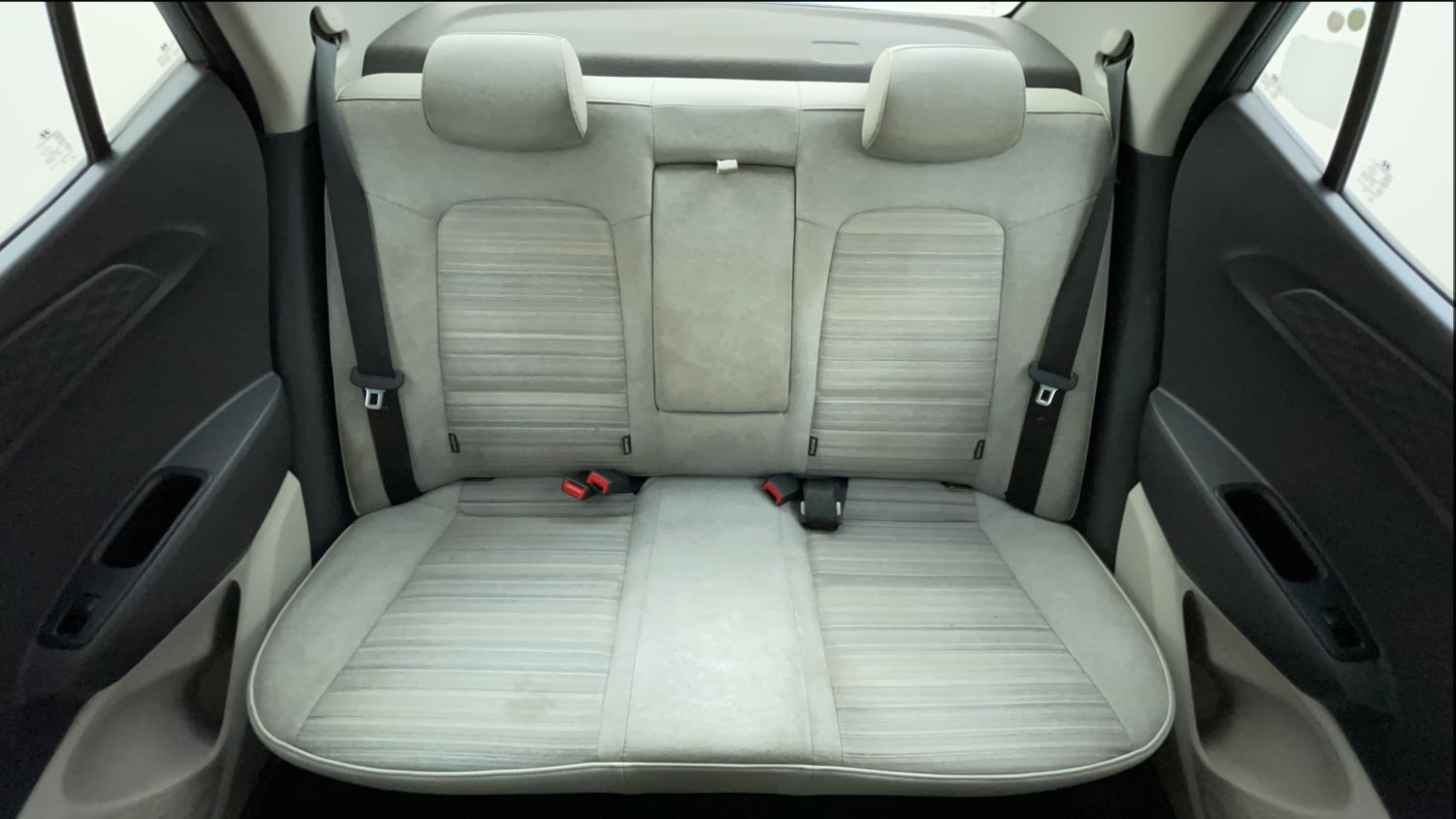 Used 2022 Hyundai Aura SX 1.2 Petrol Petrol Manual interior REAR SEAT CONDITION VIEW