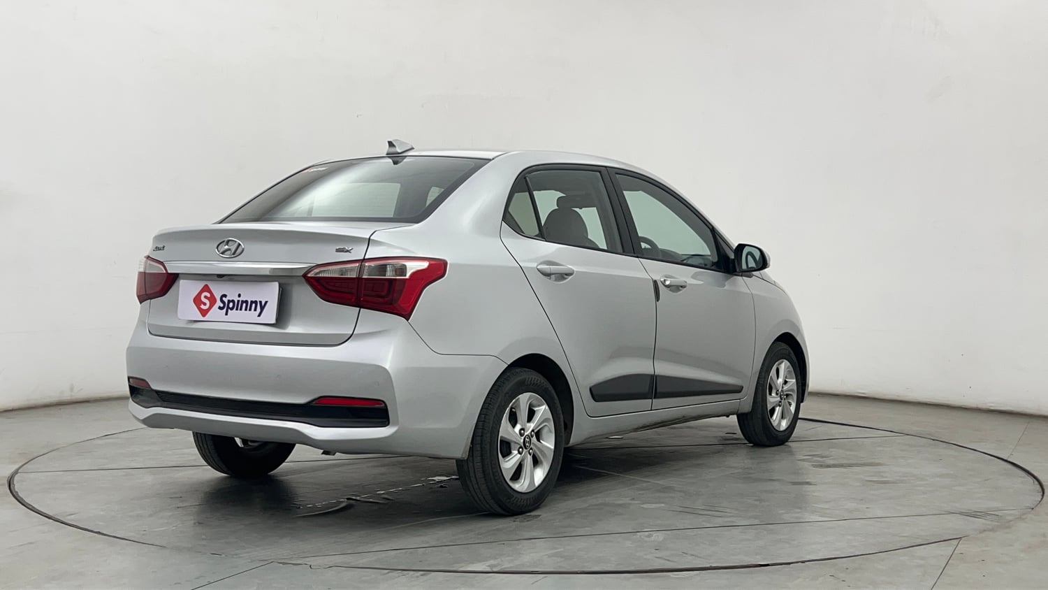 Used 2018 Hyundai Xcent SX Petrol Manual exterior RIGHT REAR CORNER VIEW