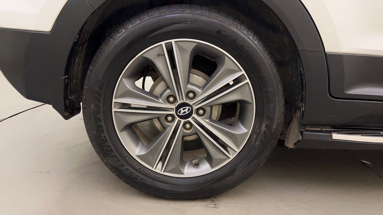 Used 2017 Hyundai Creta 1.6 SX Plus AT Petrol Petrol Automatic tyres RIGHT REAR TYRE RIM VIEW