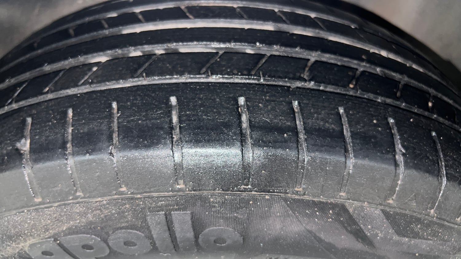 Used 2013 Volkswagen Vento Comfortline Diesel Diesel Manual tyres LEFT REAR TYRE TREAD VIEW