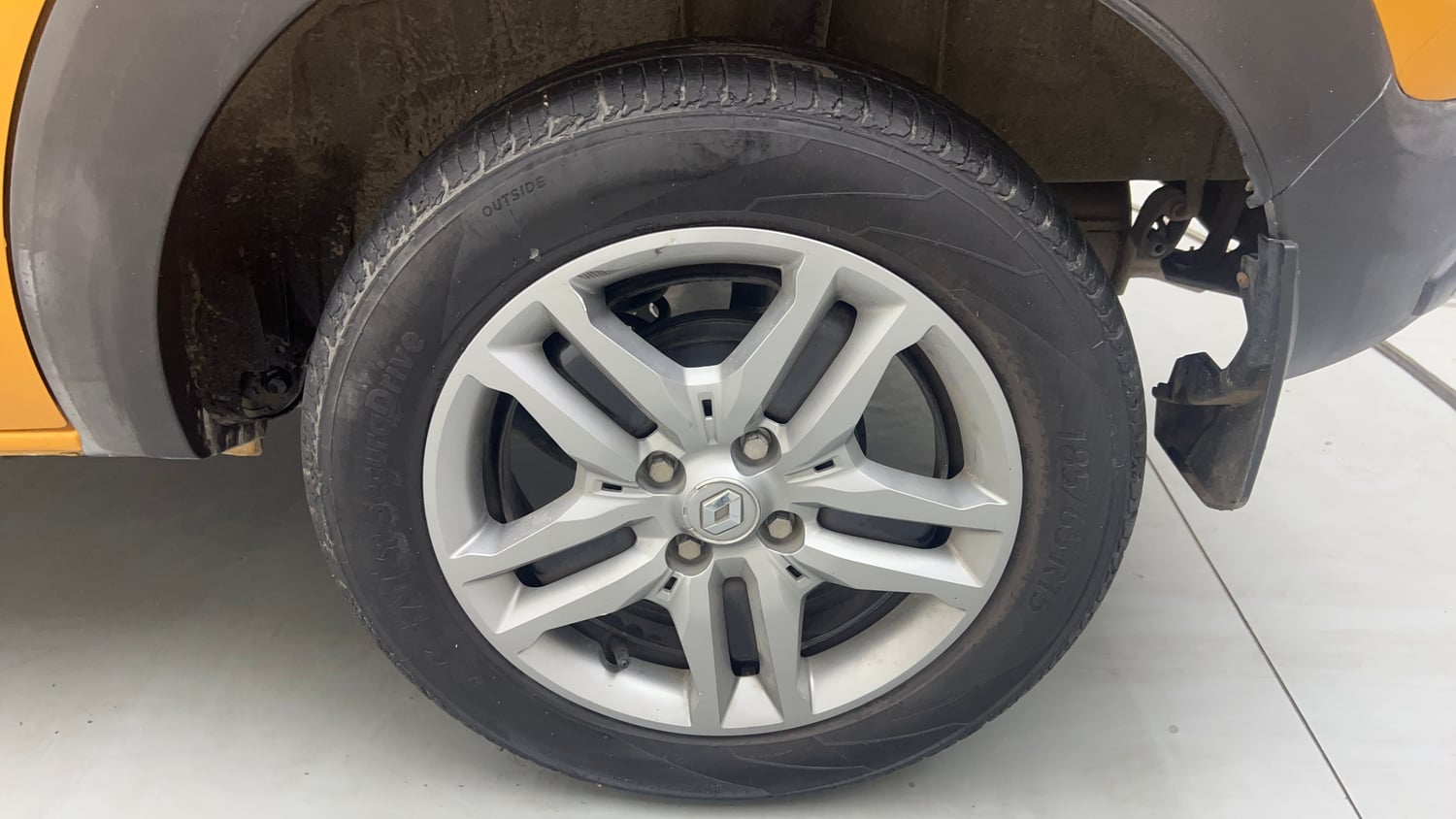 Used 2022 Renault Triber RXZ Petrol Manual tyres LEFT REAR TYRE RIM VIEW