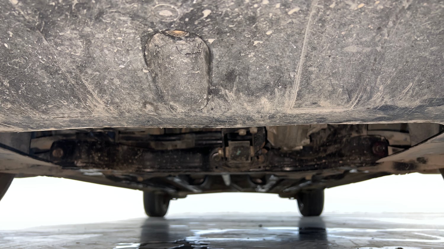 Used 2015 Hyundai Elite i20 Magna 1.2 Petrol Manual extra FRONT LEFT UNDERBODY VIEW