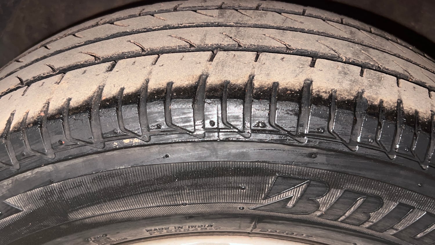 Used 2012 Hyundai i20 Magna (O) 1.2 Petrol Manual tyres LEFT FRONT TYRE TREAD VIEW
