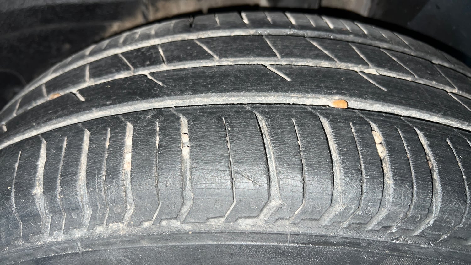 Used 2022 Tata Punch Adventure Rhythm Pack MT Petrol Manual tyres LEFT REAR TYRE TREAD VIEW