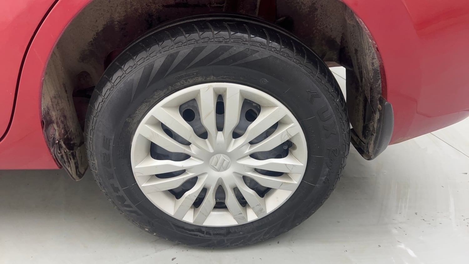 Used 2022 Maruti Suzuki Dzire VXi CNG Cng Manual tyres LEFT REAR TYRE RIM VIEW