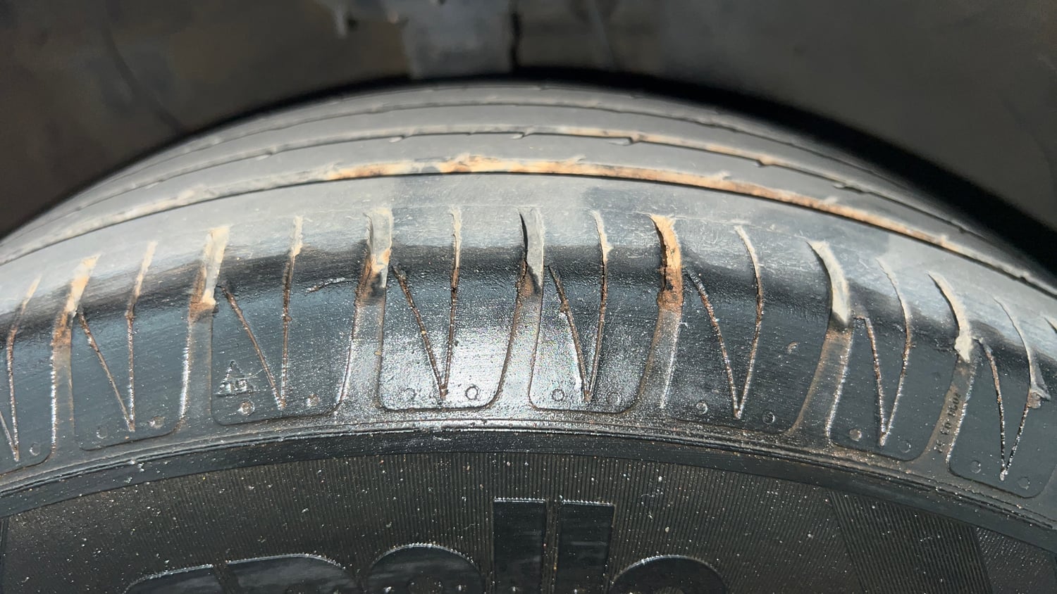 Used 2020 Kia Sonet HTX 1.0 iMT Petrol Manual tyres RIGHT FRONT TYRE TREAD VIEW