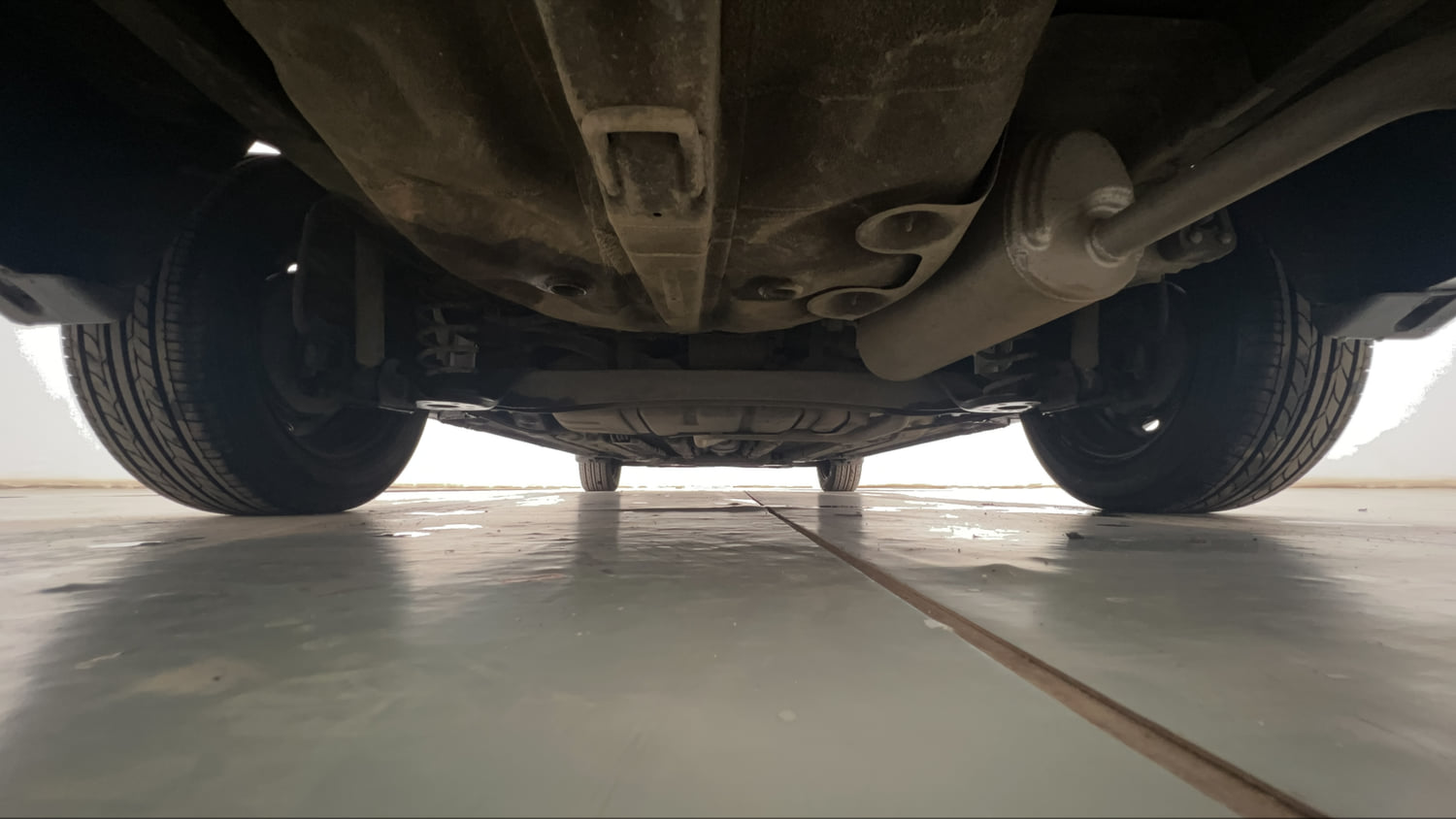 Used 2018 Hyundai Verna EX 1.4 VTVT Petrol Manual extra REAR UNDERBODY VIEW (TAKEN FROM REAR)