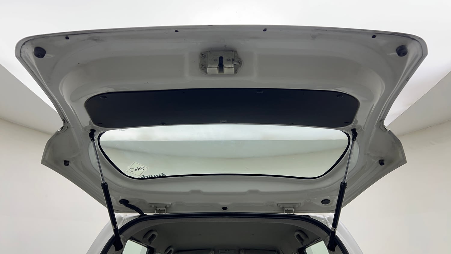 Used 2018 Maruti Suzuki Wagon R LXI CNG Cng Manual interior DICKY DOOR OPEN VIEW
