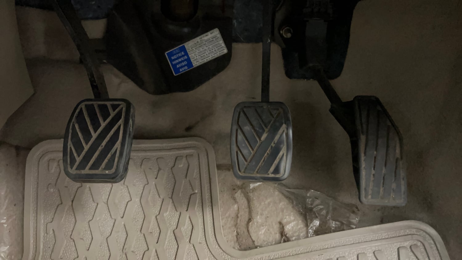 Used 2019 Maruti Suzuki Dzire VXi Petrol Manual interior PEDALS VIEW