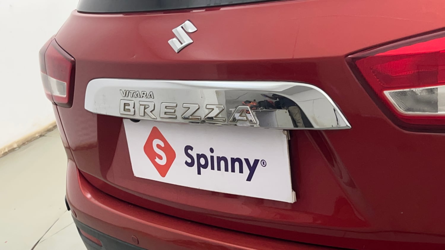 Used 2019 maruti-suzuki Vitara Brezza ZDi Plus AGS Diesel Automatic dents MINOR SCRATCH