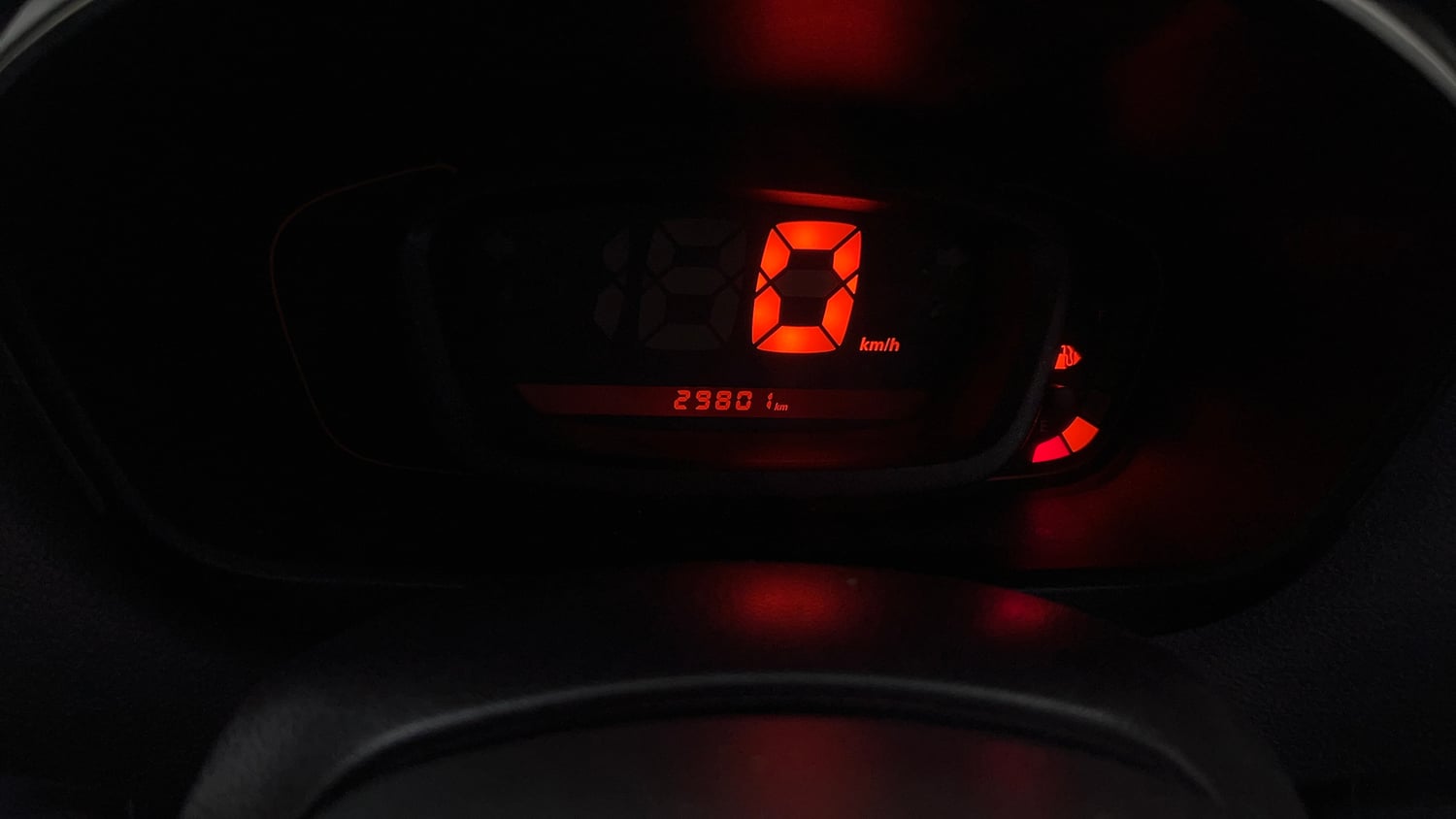 Used 2018 Renault Kwid 1.0 RXT Petrol Manual interior CLUSTERMETER VIEW