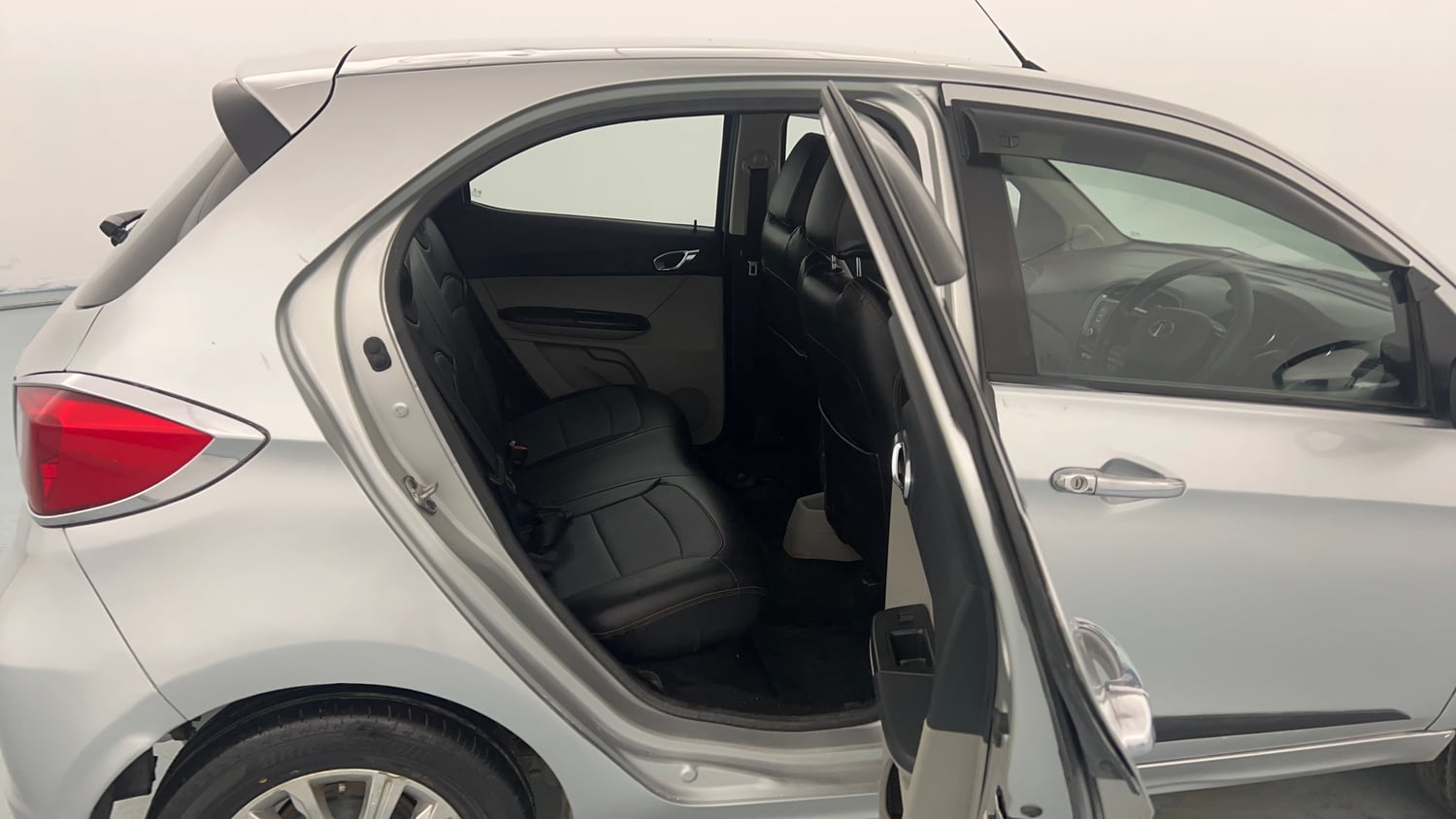 Used 2018 Tata Tiago Revotron XZ Petrol Manual interior RIGHT SIDE REAR DOOR CABIN VIEW