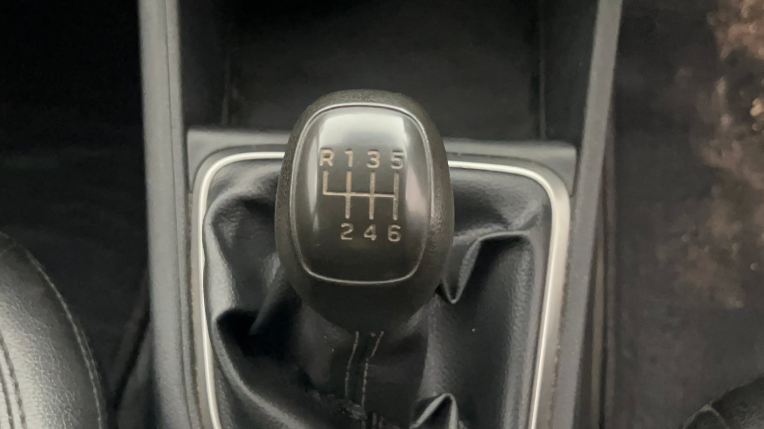 Used 2018 Hyundai Verna EX 1.4 VTVT Petrol Manual interior GEAR  KNOB VIEW