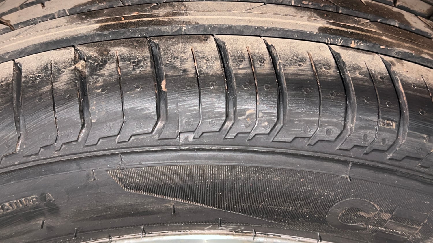 Used 2020 Maruti Suzuki Baleno Zeta Automatic Petrol Automatic tyres LEFT REAR TYRE TREAD VIEW