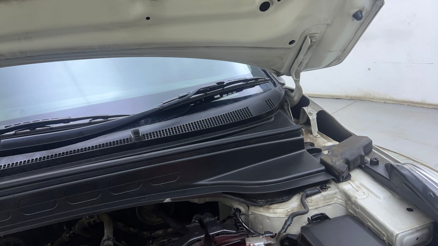 Used 2017 Hyundai Creta 1.6 SX Plus AT Petrol Petrol Automatic engine ENGINE LEFT SIDE HINGE & APRON VIEW