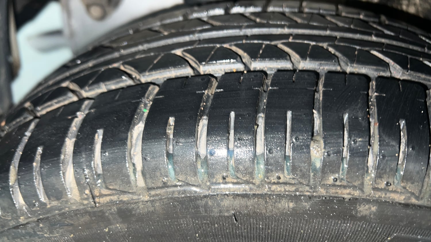 Used 2019 Mahindra KUV100 NXT K8 6 STR Petrol Manual tyres RIGHT REAR TYRE TREAD VIEW