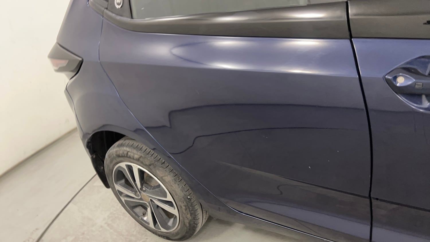 Used 2023 Tata Altroz XZA Petrol Petrol Automatic dents MINOR SCRATCH