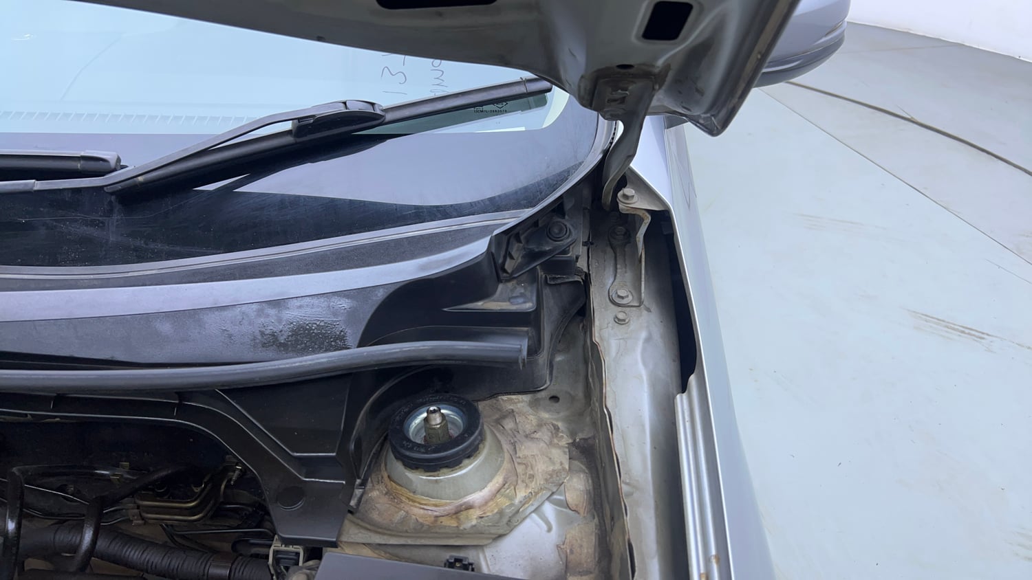 Used 2018 Honda Amaze 1.2 V CVT Petrol Petrol Automatic engine ENGINE LEFT SIDE HINGE & APRON VIEW