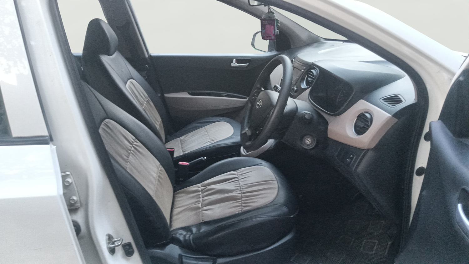 Used 2016 Hyundai Grand i10 Sportz 1.2 Kappa VTVT Petrol Manual interior RIGHT SIDE FRONT DOOR CABIN VIEW