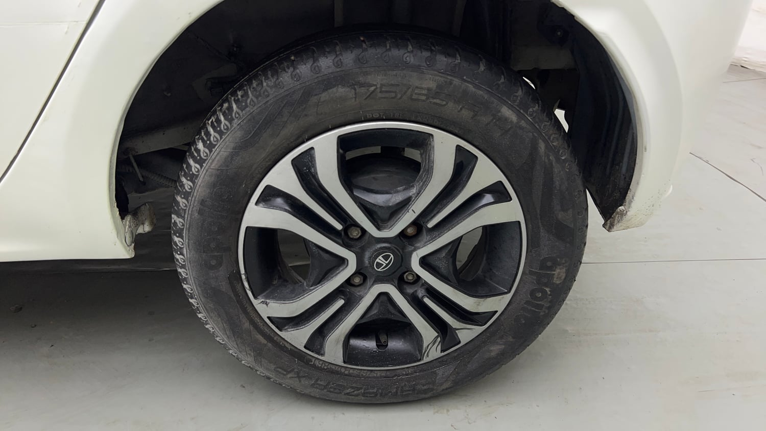 Used 2024 Tata Tiago XTA iCNG Cng Automatic tyres LEFT REAR TYRE RIM VIEW