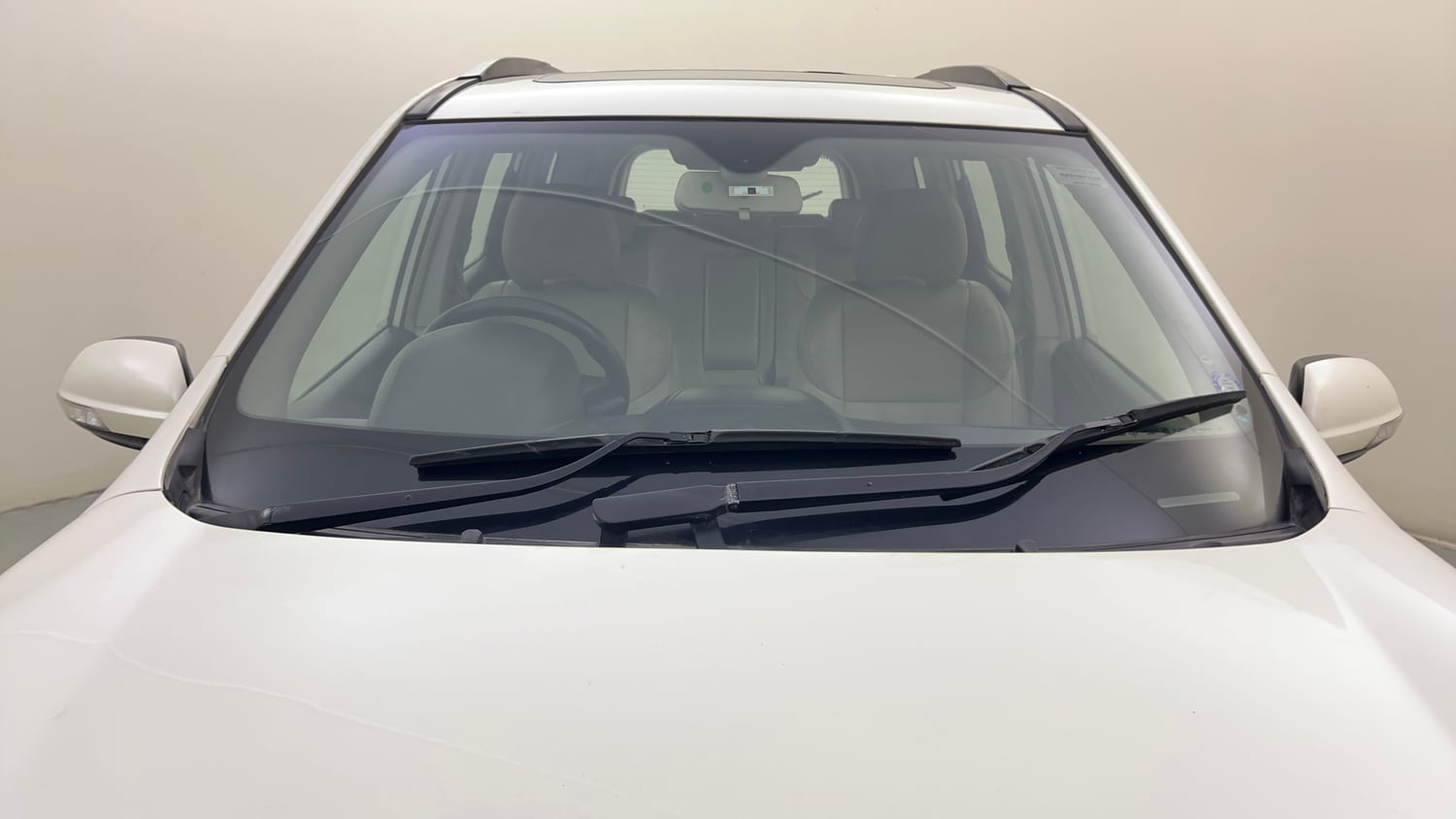 Used 2016 Mahindra XUV500 W10 AT Diesel Automatic exterior FRONT WINDSHIELD VIEW