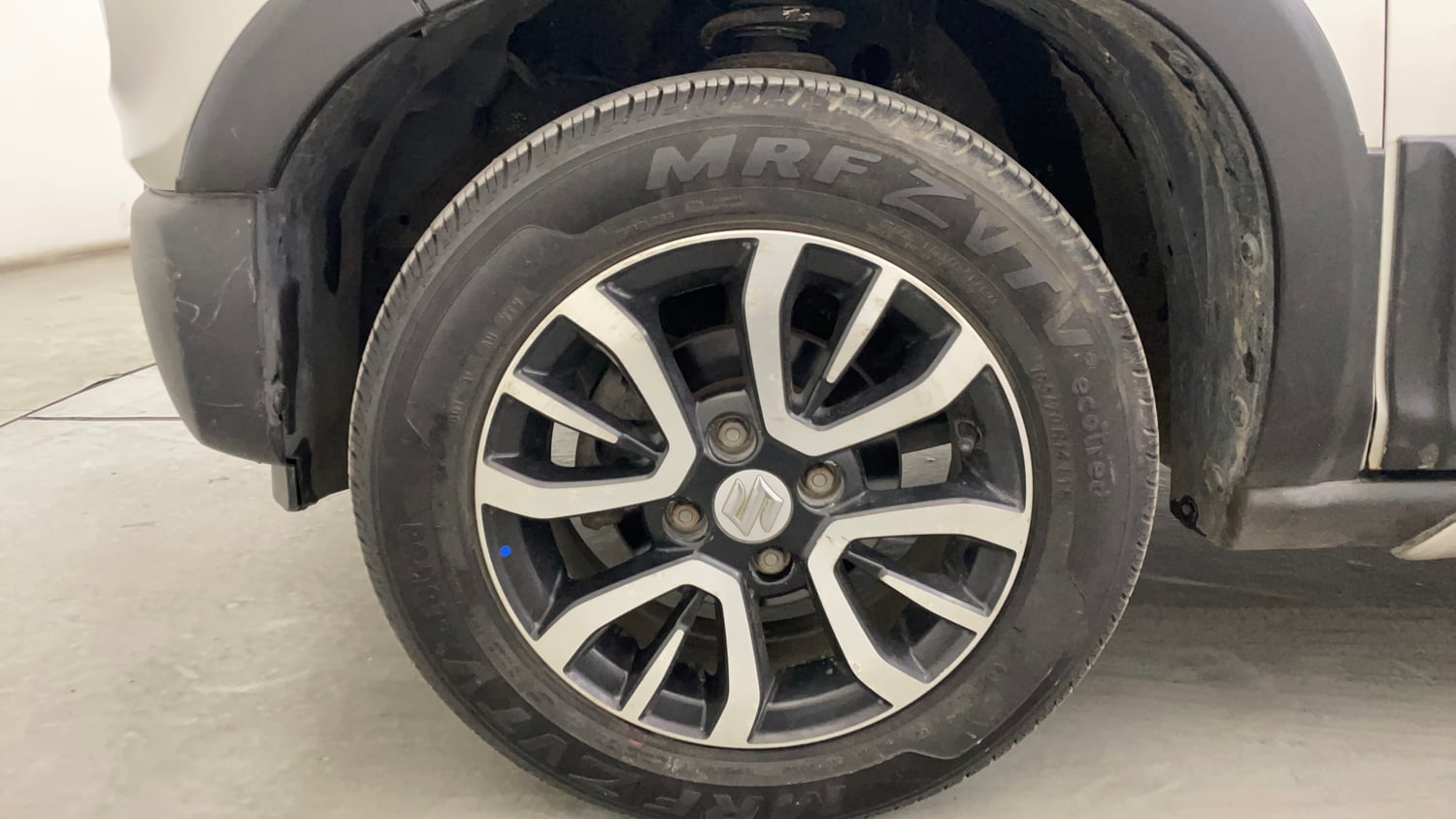 Used 2022 Maruti Suzuki S-Presso VXi Plus AMT Petrol Automatic tyres LEFT FRONT TYRE RIM VIEW