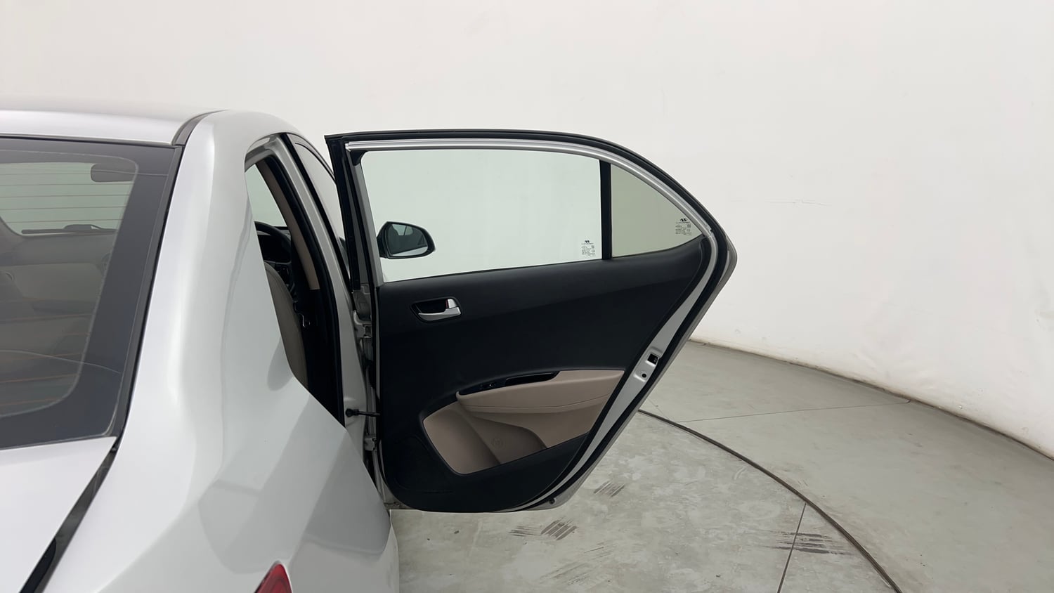 Used 2018 Hyundai Xcent SX Petrol Manual interior RIGHT REAR DOOR OPEN VIEW