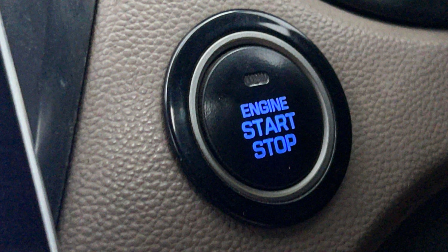 Used 2015 Hyundai Elite i20 Asta 1.4 CRDI Diesel Manual top_features Keyless start