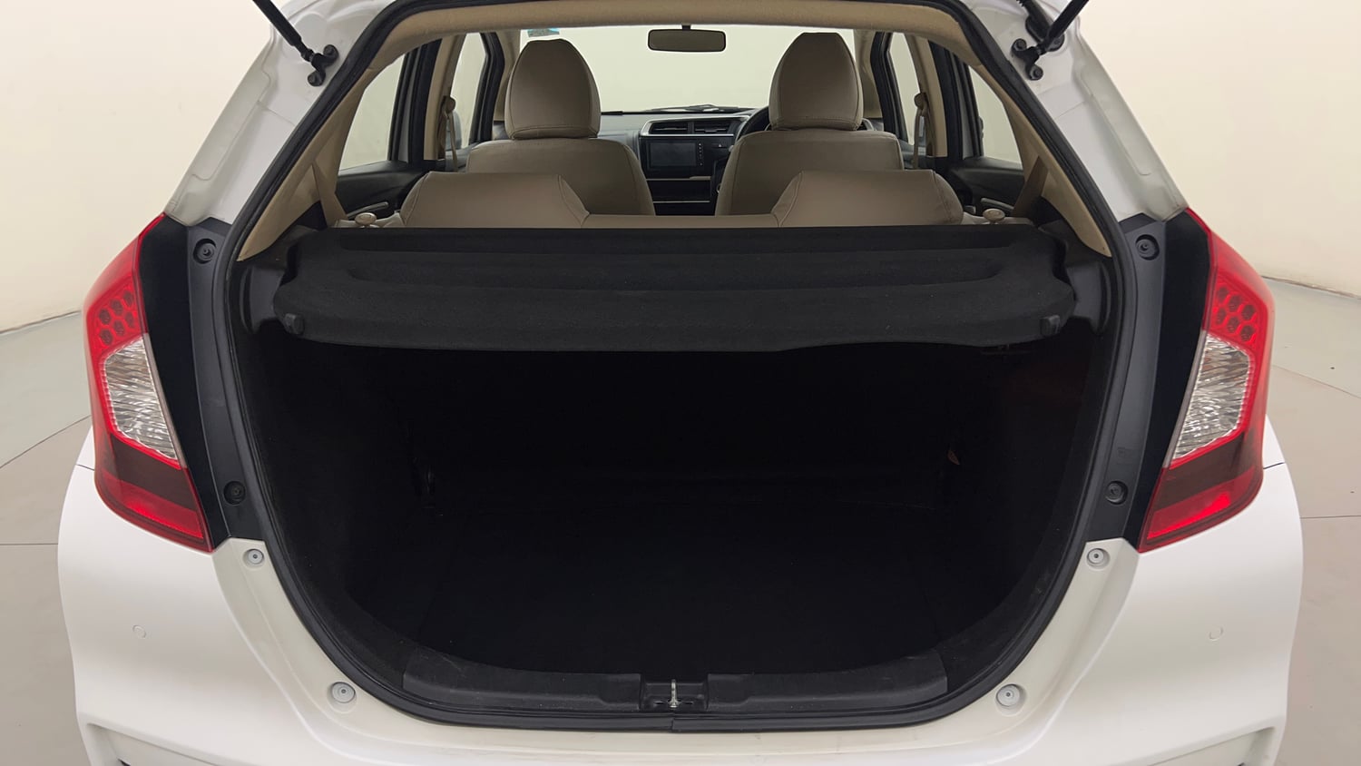 Used 2021 Honda Jazz VX CVT Petrol Automatic interior DICKY INSIDE VIEW